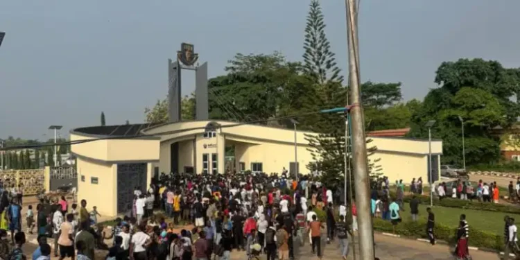 OAU Students Protest Inadequate Transportation System