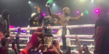 “Carter Efe Defeats Portable in Lagos Celebrity Boxing Clash, Claims Championship Title”