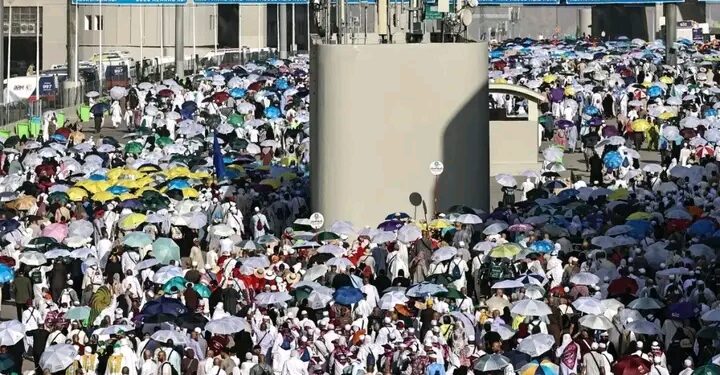 Hajj 2026: Thousands of Pilgrims Depart Mecca After Completing Sacred Journey Amid Extreme Heat