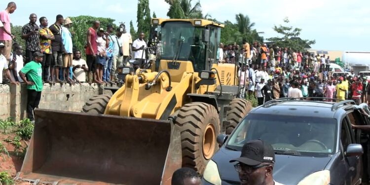 Residents Cheer as Edo Security Squad Demolishes Alleged Criminal Hideout in Ubiaja