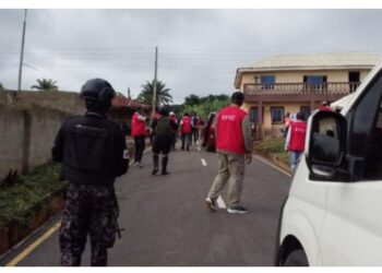 EFCC Operatives Storm Governor Oyebanji’s Polling Unit Amid Vote-Buying Concerns