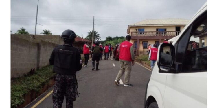 EFCC Operatives Storm Governor Oyebanji’s Polling Unit Amid Vote-Buying Concerns