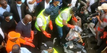 “Lagos Begins 72 Hour Eviction of Illegal Shanties Along Lagos Badagry Expressway as Sanwo Olu Targets Urban Renewal”