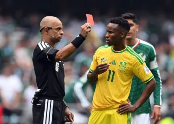 Mexico Beat 9-Man South Africa 2-0 in Chaotic World Cup Opener with Three Red Cards