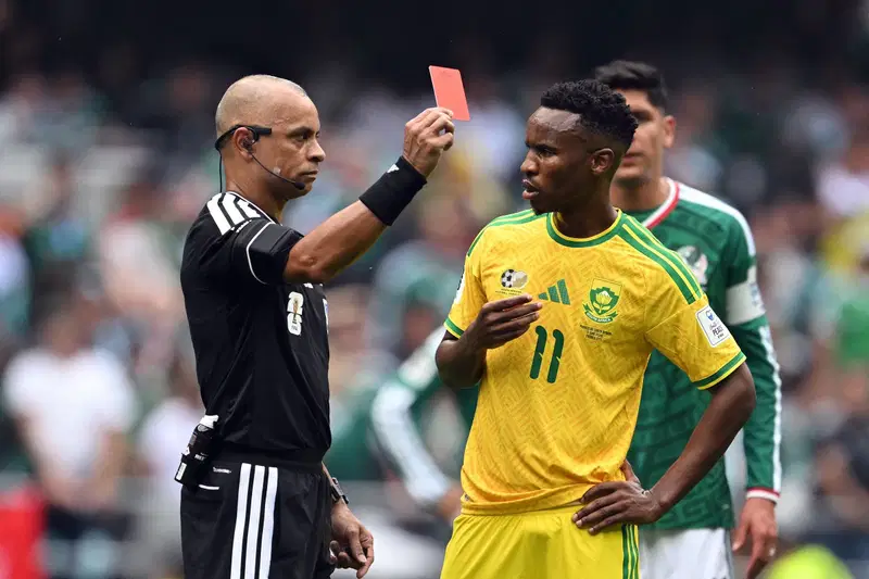 Mexico Beat 9-Man South Africa 2-0 in Chaotic World Cup Opener with Three Red Cards