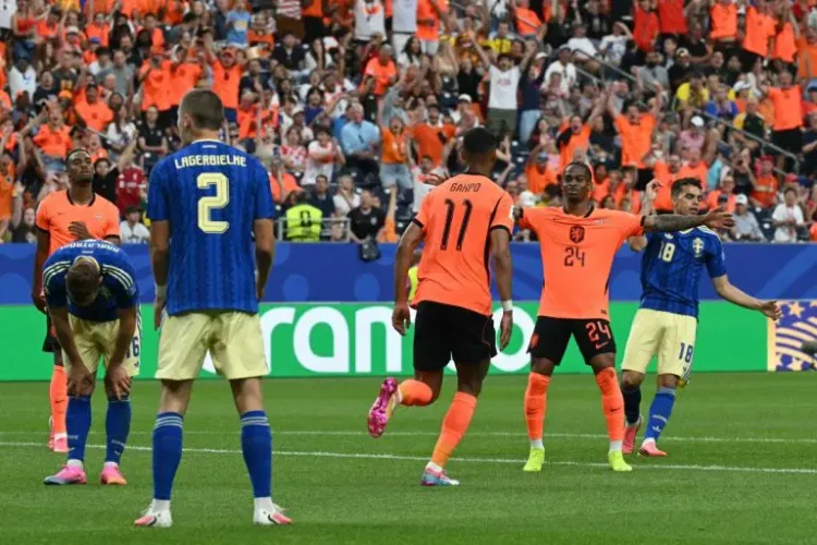Netherlands Thrash Sweden 5-1, Close In On World Cup Knockouts