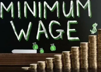 Civil Servants Demand 400% Wage Increase Over Economic Hardship