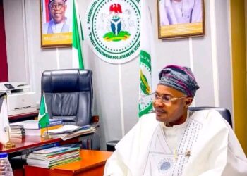 “Ghost Agency Scandal: Resurfaced Video Shows Alleged Agency DG Confronting Gbajabiamila Amid ₦1.3 Billion Controversy”