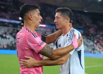 “Inter Miami Edge Chicago Fire 3–2 as Luis Suárez Spoils Robert Lewandowski’s MLS Debut”