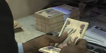 Naira Gains Against Dollar, Appreciates to N1,385/$ in Parallel Market
