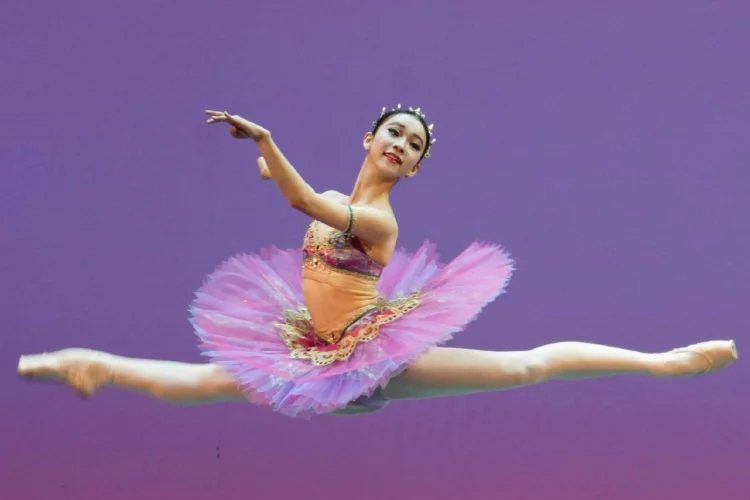 Japanese Dancers Shine at Moscow Ballet Competition with Gold, Silver and Bronze Wins