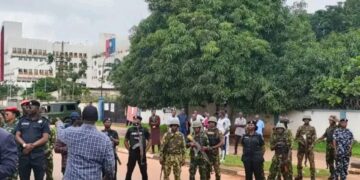 Police, Soldiers Block Ex-Servicemen From Defence Ministry Protest Over Unpaid Pension Adjustments!