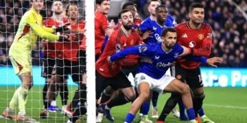 EPL Referees Set for Tougher Crackdown on Grappling at Corners and Free-Kicks!