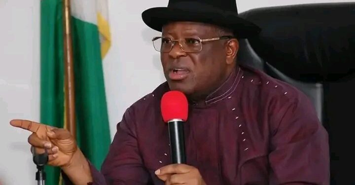 Umahi tell Benin Asaba Road Concessionaire make dem comot for Project as Federal Government dey move to stop di bad traffic jam.
