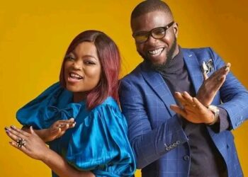 FUNKE AkINDELE, JJC SKILLZ DON SPOT EACH ODA AGAIN FOR FRANCE FAMILY HOLIDAY!