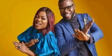 FUNKE AkINDELE, JJC SKILLZ DON SPOT EACH ODA AGAIN FOR FRANCE FAMILY HOLIDAY!