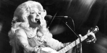 DOLLY PARTON LEAVE BEHIND FOOD, COOKWARE AND COOKBOOK LEGACY