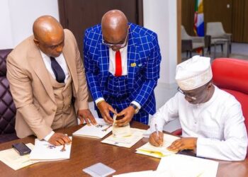 OKPEBHOLO DON SIGN LAW WEY GO CONTROL ASSEMBLY MONEY AND GIVE JUDICIARY FINANCIAL FREEDOM.