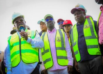Umahi Don Order Make Dem Arrest Contractors Wey Dey Remove Asphalt for Benin Agbor Road, E Don Apologize.