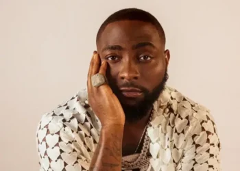 One Killed in Clash Between Davido’s Security and Alleged Thugs Outside Osogbo Palace