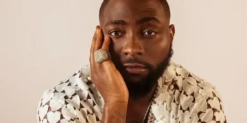 One Killed in Clash Between Davido’s Security and Alleged Thugs Outside Osogbo Palace