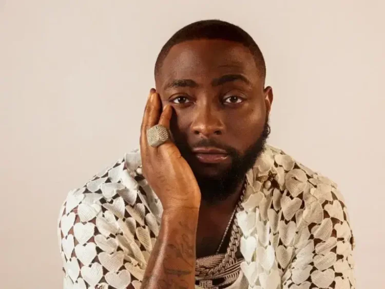One Killed in Clash Between Davido’s Security and Alleged Thugs Outside Osogbo Palace