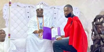 Ooni of Ife don  Welcomes NBA Star Jaylen Brown, and e Gives Am ‘Babatunde’ as e Name.