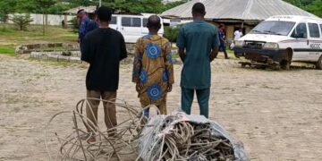 NSCDC jam 60 year old man, im pikin plus im nephew for light cable theft for lwo side.