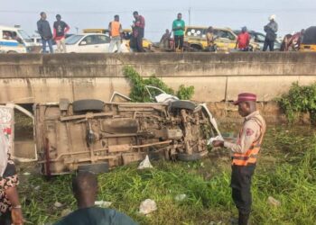 Three People Don Die As Serious Crash Happen For Ogun Express Road.