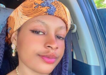 Lady Wey Police Arrest Ontop Fake OPay Post Talk Say She Don Delete Am, she con dey Beg for Forgiveness.