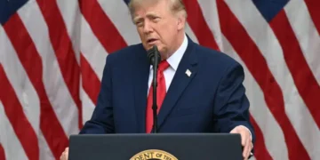 Trump Fires Back at Obama Over ‘Cheesecake Factory’ White House Jibe