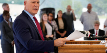 Tennessee Prison Chief Frank Strada Resigns After Failed Christa Pike Execution as Tennessee Halts Death Penalty Attempts.