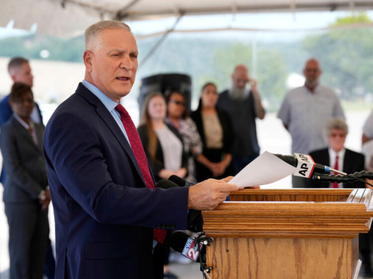 Tennessee Prison Chief Frank Strada Resigns After Failed Christa Pike Execution as Tennessee Halts Death Penalty Attempts.
