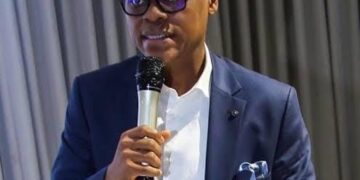 Rufai Oseni Wins Broadcaster of the Year at NBMA.