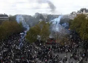 France Rocked by Violent Protests as Rising Living Costs Fuel Nationwide Unrest.