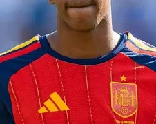 Lamine Yamal Endorsed for Legendary Career as Spain Coach De la Fuente Hails Barcelona Star.